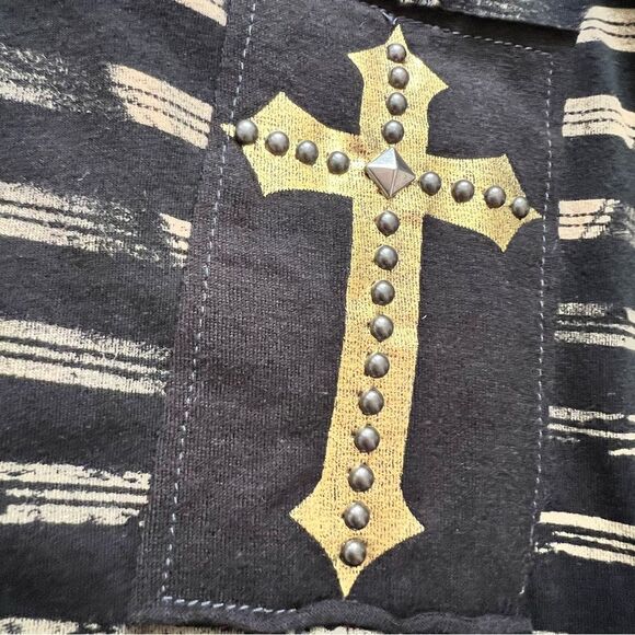 The Saints Sinphony short sleeve tee 🔥 NWT 🔥 Y2K 🔥 metal studs 🔥 large - Picture 6 of 10